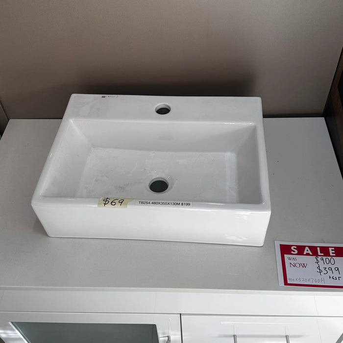 900mm White Vanity With Top Mount