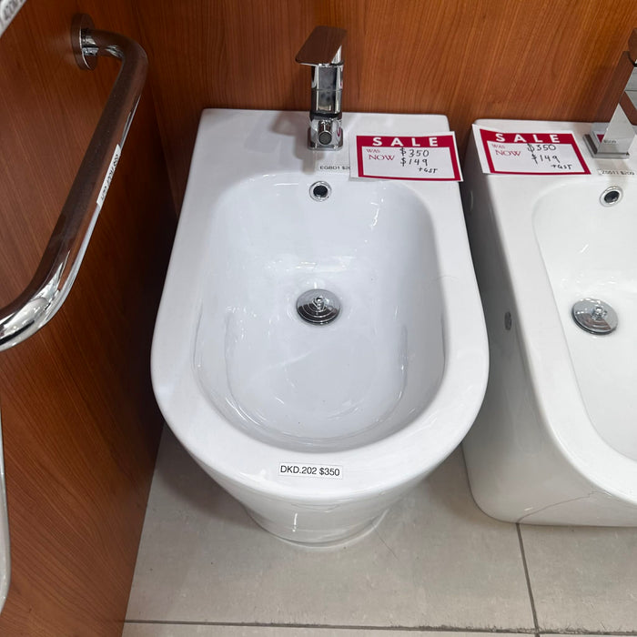 Round White Bidet