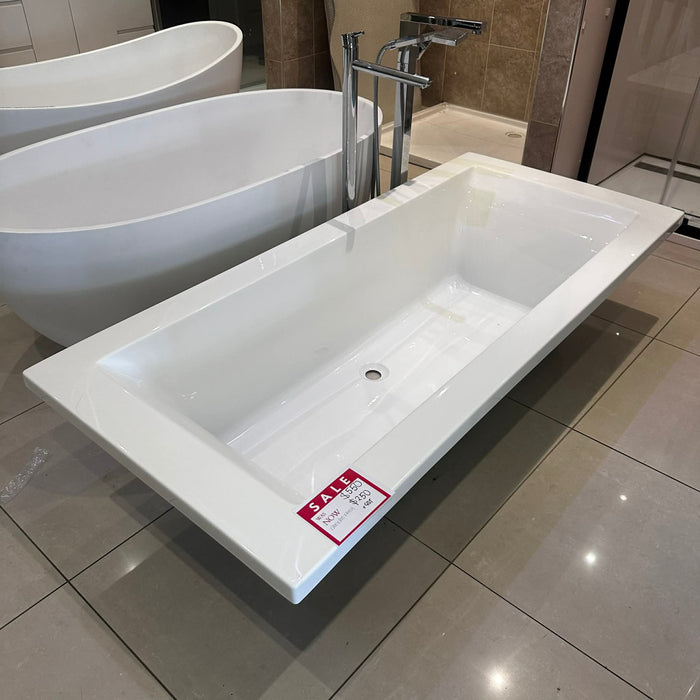 1800mm White Bathtub