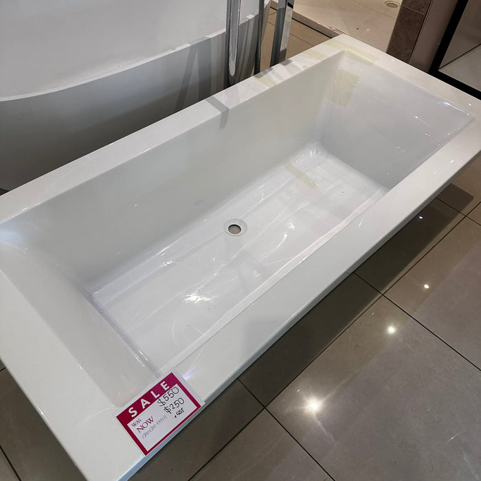 1800mm White Bathtub